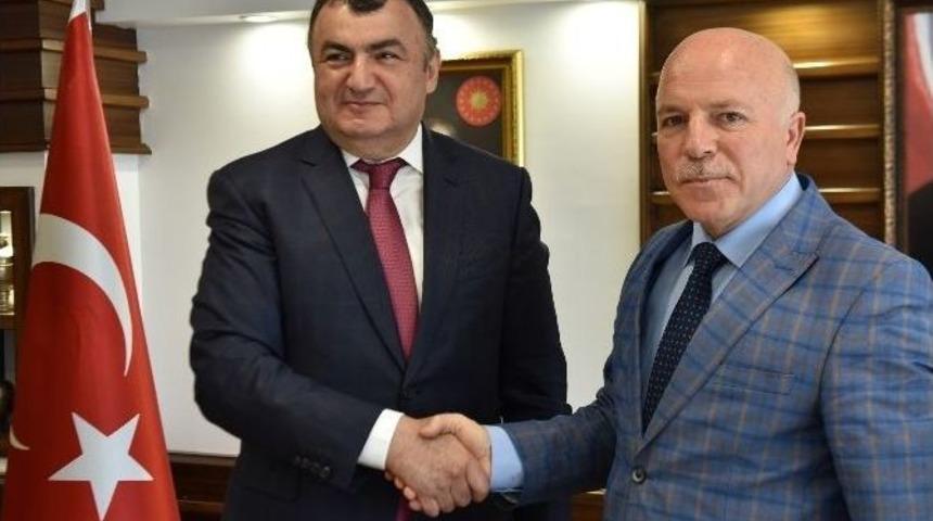 Dat&uuml;b Başkanı Kassanov Başkan Sekmen&rsquo;i Ziyaret Etti