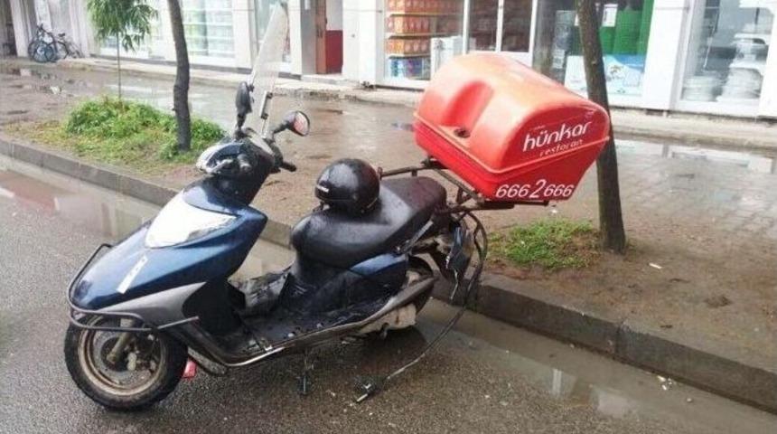 Motosiklet İle Otomobil &Ccedil;arpıştı: 1 Yaralı