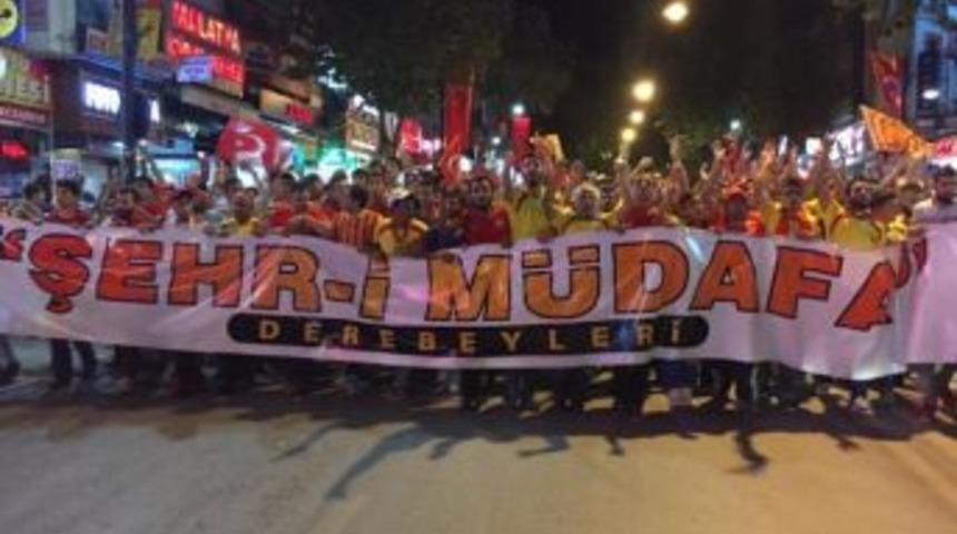 Malatyaspor Taraftarından Darbeye Tepki Y&uuml;r&uuml;y&uuml;ş&uuml;