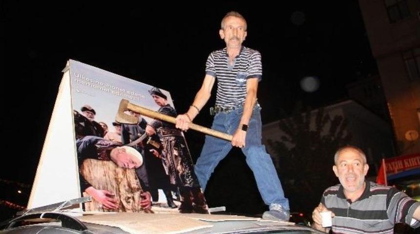 Elindeki Baltayla İdam İstedi