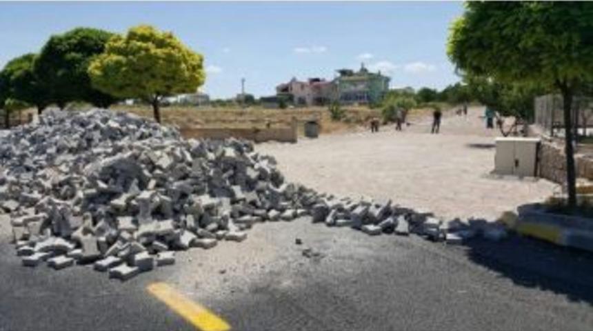 U&ccedil;hisar Belediyesi Yol Yapım &Ccedil;alışmalarına Devam Ediyor