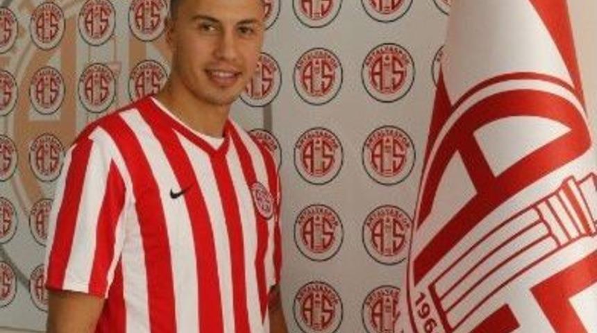 Antalyaspor, Emre G&uuml;ral İle İki Yıllık S&ouml;zleşme İmzaladı