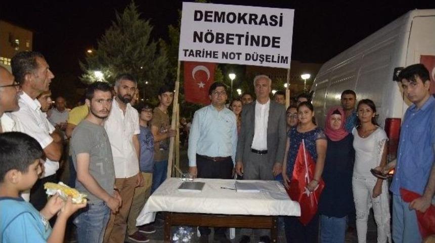 Kırıkkale&rsquo;de Demokrasi N&ouml;beti S&uuml;r&uuml;yor