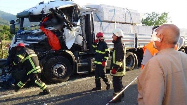 Tem’de Trafik Kazası: 1 Ölü, 1 Yaralı