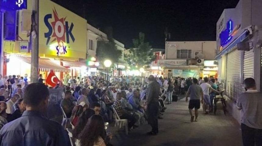 Kuşadası Meydanlarda