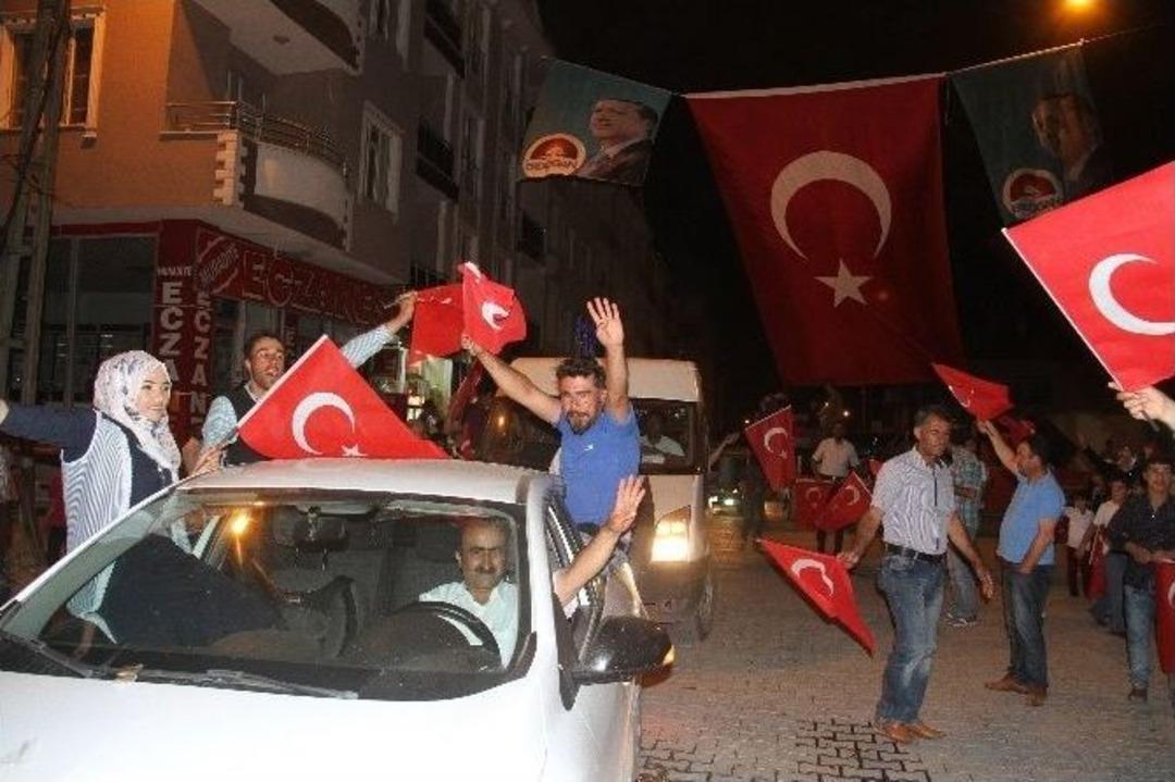 Demokrasi Şehitleri İ&ccedil;in Mevlit Okutuldu