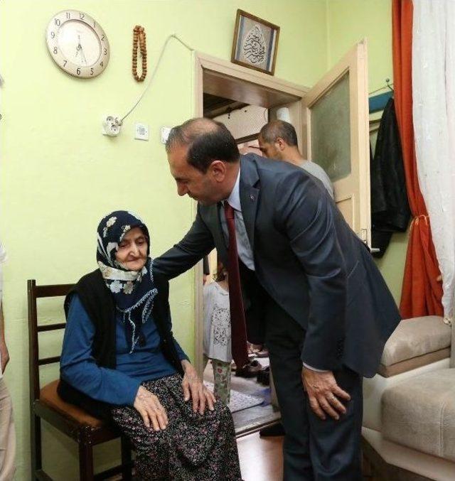 Vali Işık’tan Demokrasi Şehidi Özsoy’un Ailesine Taziye Ziyareti
