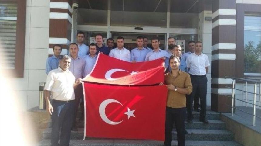 Adliye &Ccedil;alışanlarından Darbe Girişimine Tepki