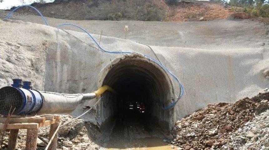 Alanya Yenik&ouml;y Barajında &Ccedil;alışmalar Devam Ediyor