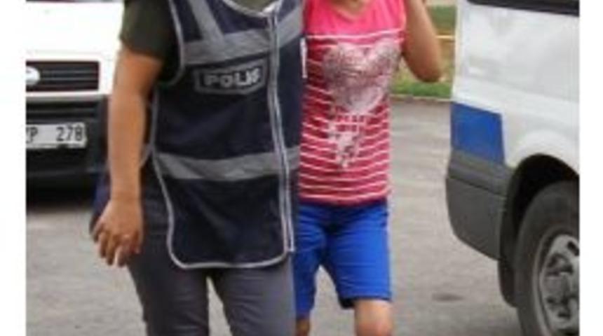 Fuhuş Yaptırmaktan Yakalanınca "&ccedil;ocuğuma Bakıyordu" Dedi