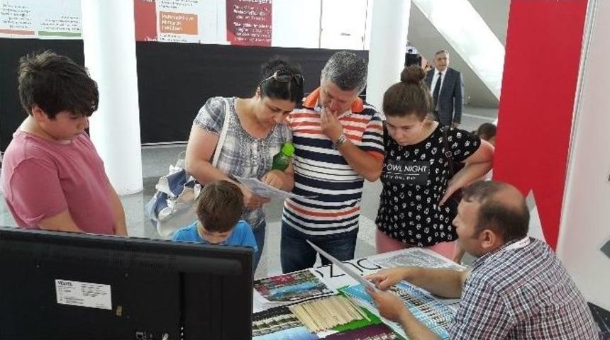 D&uuml;zce &Uuml;niversitesi Ankara Tercih Fuarında