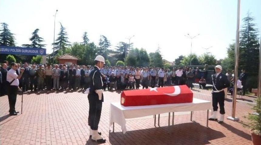 Kazada Hayatını Kaybeden Polis İ&ccedil;in T&ouml;ren D&uuml;zenlendi