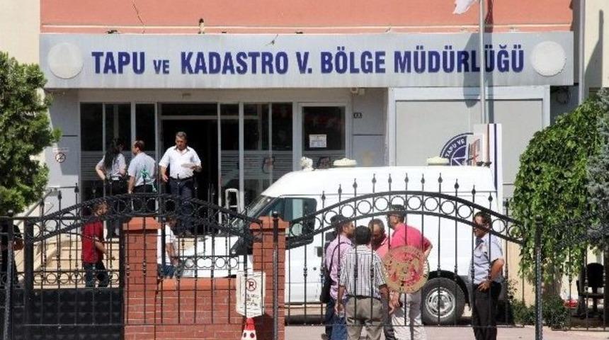 Konya&rsquo;da Tapu Ve Kadastro Binasında Bomba Alarmı