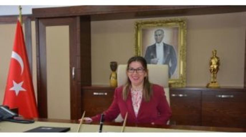 G&ouml;revden Alınan Kadın Vali G&ouml;zaltında