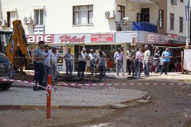 Patlayan Doğal Gaz Borusu Paniğe Neden Oldu