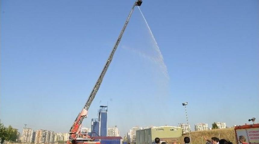 Diyarbakır İtfaiyesi &lsquo;42 Metrelik Ara&ccedil;la&rsquo; G&uuml;&ccedil;leniyor