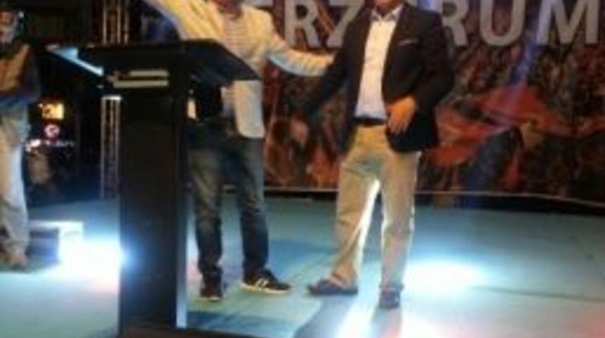 Darbeye Karşı Tek V&uuml;cut Oldular