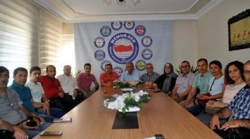 Aydın Memur Sen Darbecileri Kınadı