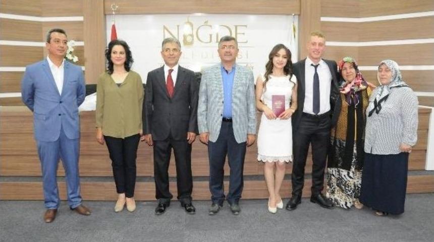 Başkan Akdoğan, Gen&ccedil; Polisin Nikahını Kıydı