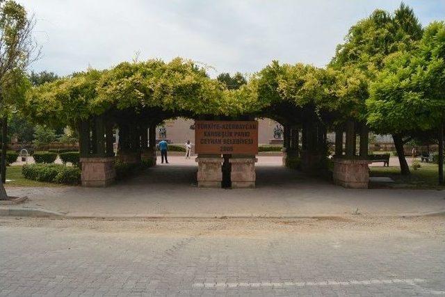 Ceyhan’daki 4 Park Büyükşehir’in