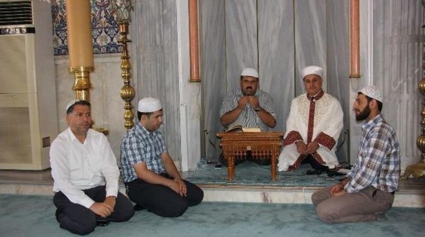 Demokrasi Şehitleri İ&ccedil;in Hatim İndirildi