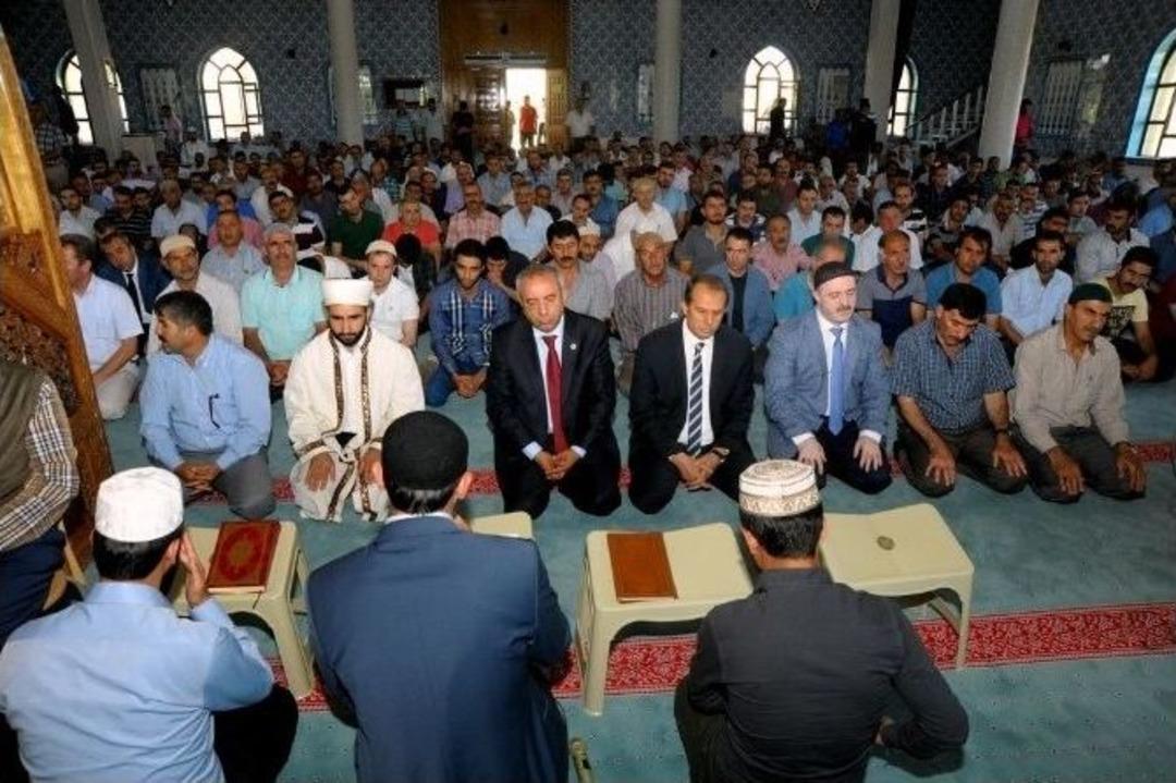 Yy&uuml;&rsquo;de Demokrasi Şehitleri İ&ccedil;in Mevlit Okutuldu