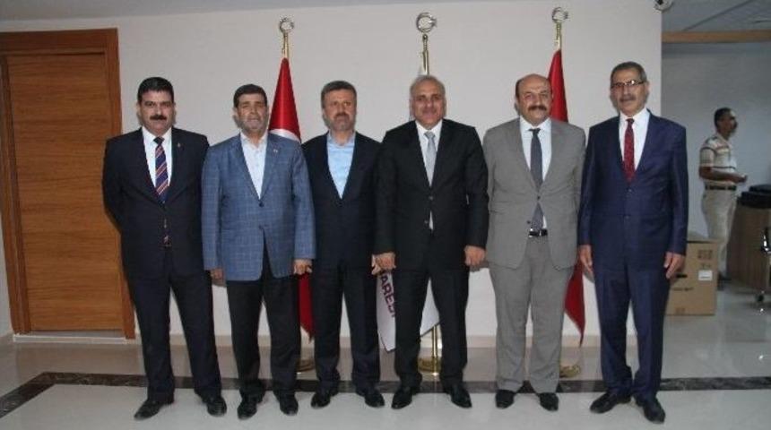 Vali Zorluoğlu, Partilerin İl Başkanlarıyla Bir Araya Geldi