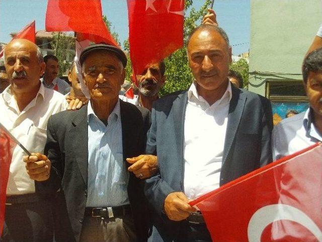 Özalp İlçesinde Demokrasi Yürüyüşü