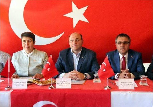 Kütahya’da Siyasi Partiler Darbeye Karşı Tek Yumruk Oldu