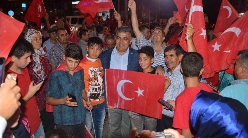 Ereğli Bayraklarla Donatıldı