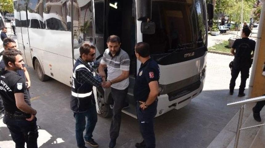 Siverek&rsquo;te G&ouml;zaltına Alınan 15 Polis Adliyeye Sevk Edildi