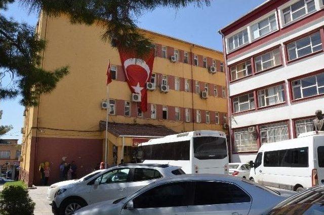 Siverek’te Gözaltına Alınan 15 Polis Adliyeye Sevk Edildi