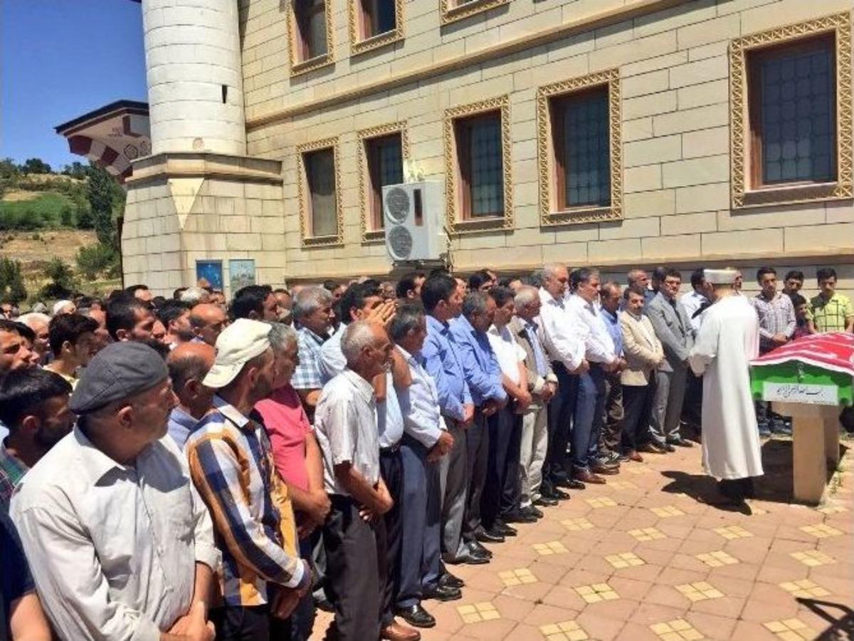 Demokrasi Şehidi Gen&ccedil; Malatya&rsquo;da Toprağa Verildi