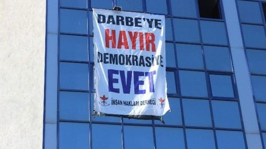 İhd&rsquo;den Darbeye &lsquo;hayır&rsquo; Demokrasiye &lsquo;evet&rsquo; A&ccedil;ıklaması