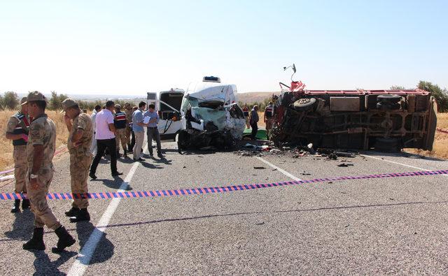 Gaziantep'teki kazada ölen 8 kişinin cenazeleri toprağa verildi