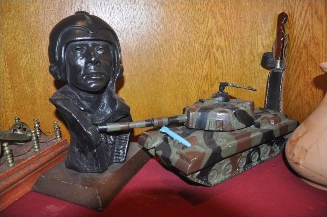 G&uuml;len&rsquo;in İzmir&rsquo;de Kaldığı Okulun Odasından Tank, Top, Askeri U&ccedil;ak Maketleri &Ccedil;ıktı