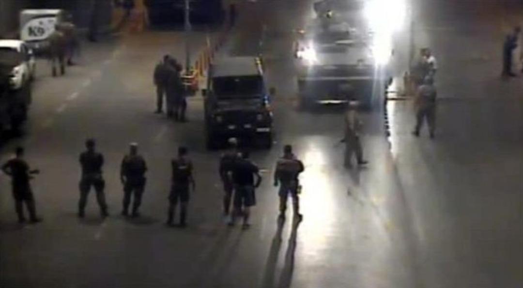 Atat&uuml;rk Havalimanı&rsquo;nı Basan Darbeci Askerler Kamerada