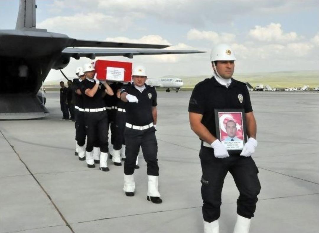 Şehit Polis Memuru Engin Yılmaz&rsquo;ın Cenazesi Kars&rsquo;a Getirildi