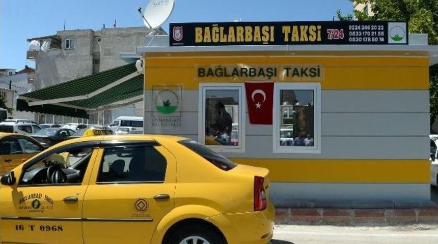 Taksi İsteyen Vatandaşa D&uuml;ndar Cevap Verdi