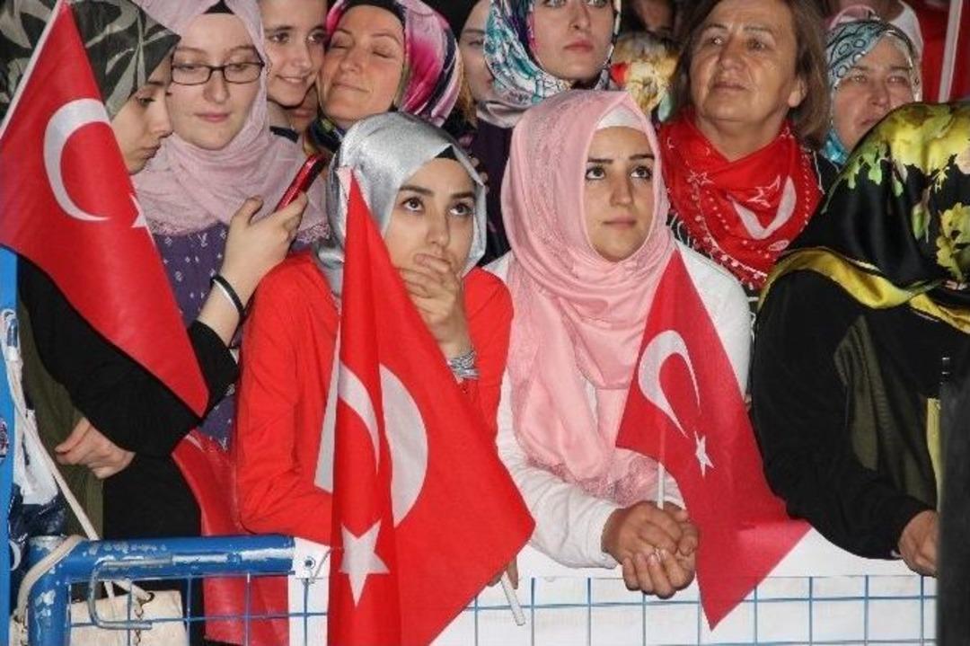 Eskişehir&rsquo;deki Demokrasi N&ouml;betine Binler Katıldı
