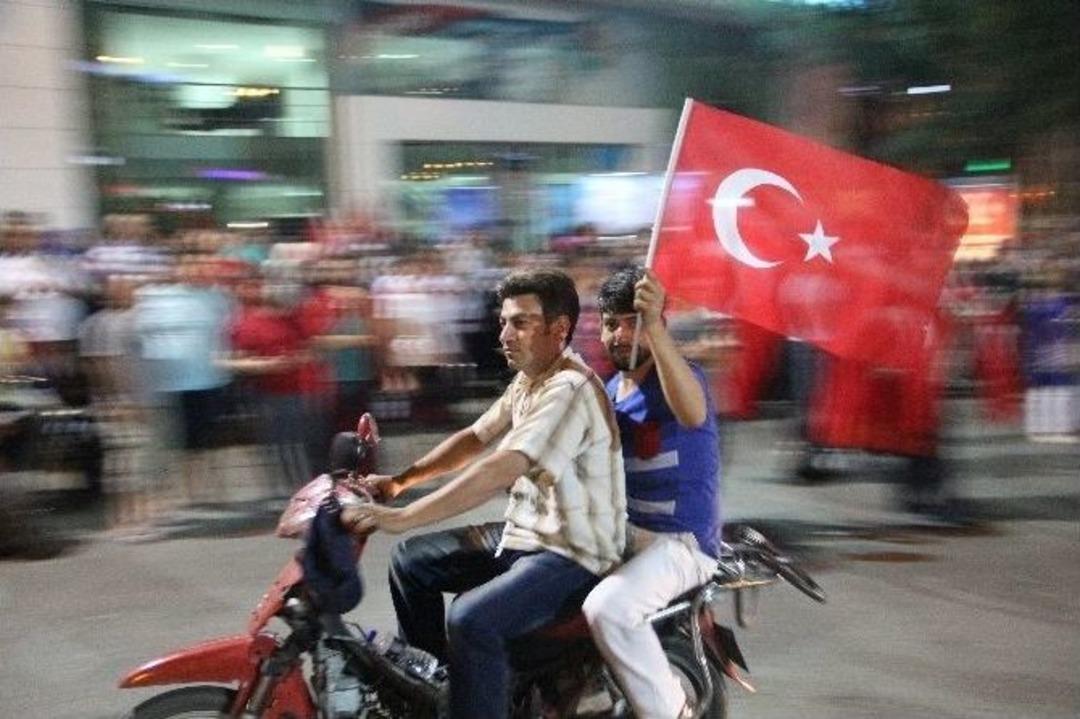 Fet&ouml; Nefreti &Ccedil;ığ Gibi B&uuml;y&uuml;yor