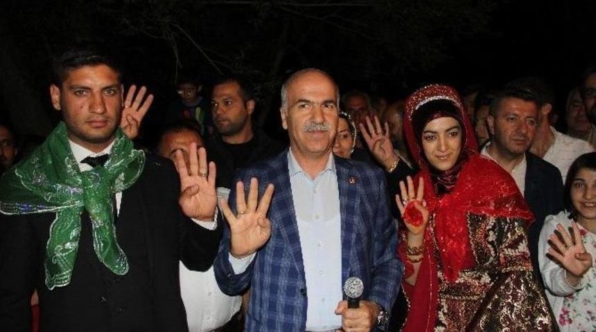 Gelin Damat Demokrasi N&ouml;betinde