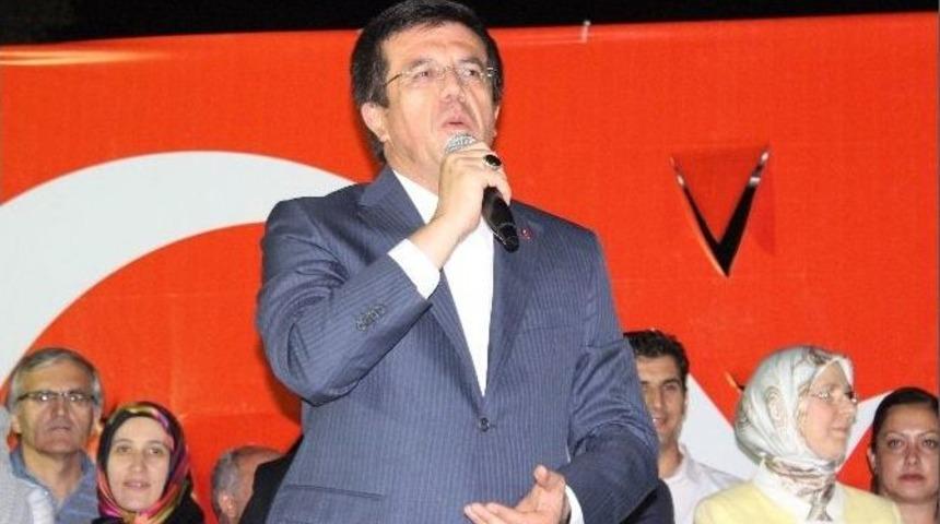 Bakanı Nihat Zeybekci, "milletin Demokrasi Devrimi, 79 Milyonun Devrimidir" Dedi.