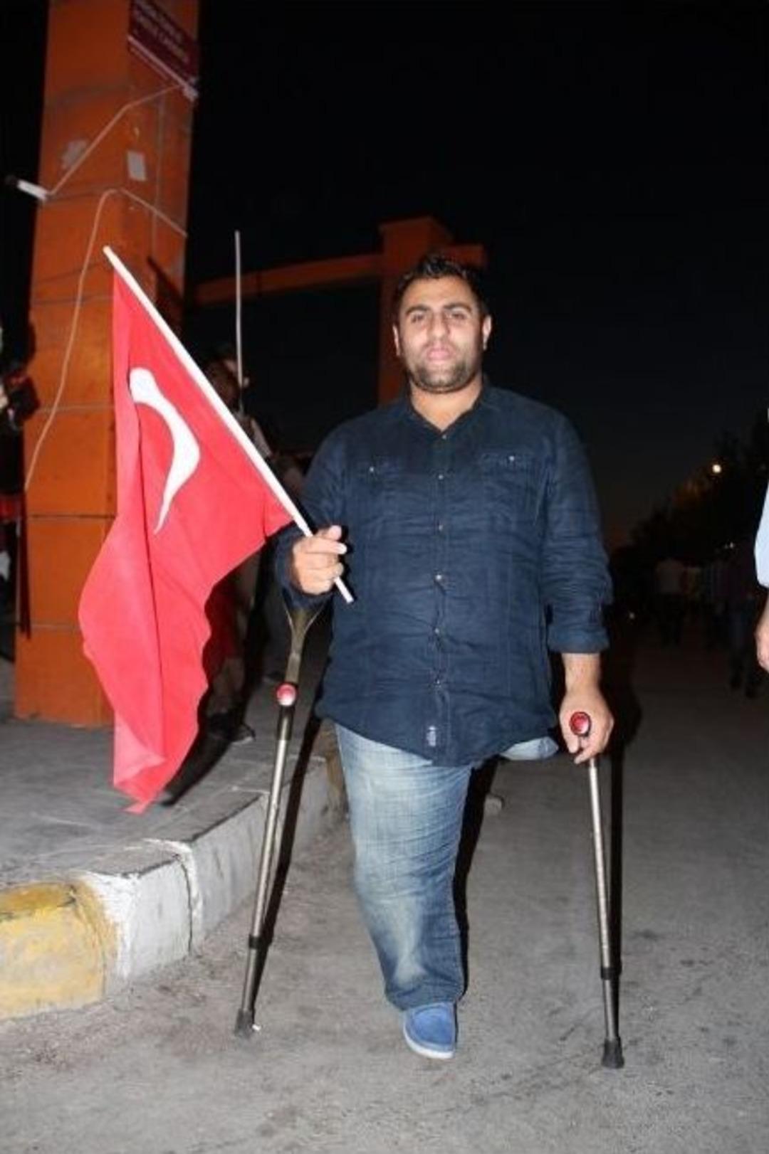 Van&rsquo;da Demokrasi N&ouml;beti Devam Ediyor