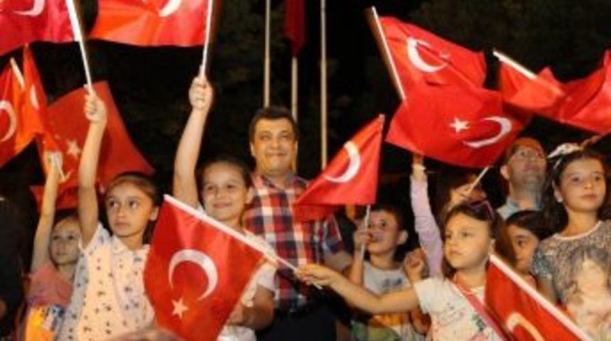 &Ccedil;ocuklar Demokrasi N&ouml;betinde