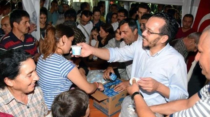 Ad&uuml; Rekt&ouml;r&uuml; Bircan&rsquo;dan Demokrasi N&ouml;beti Tutan Vatandaşlara Destek