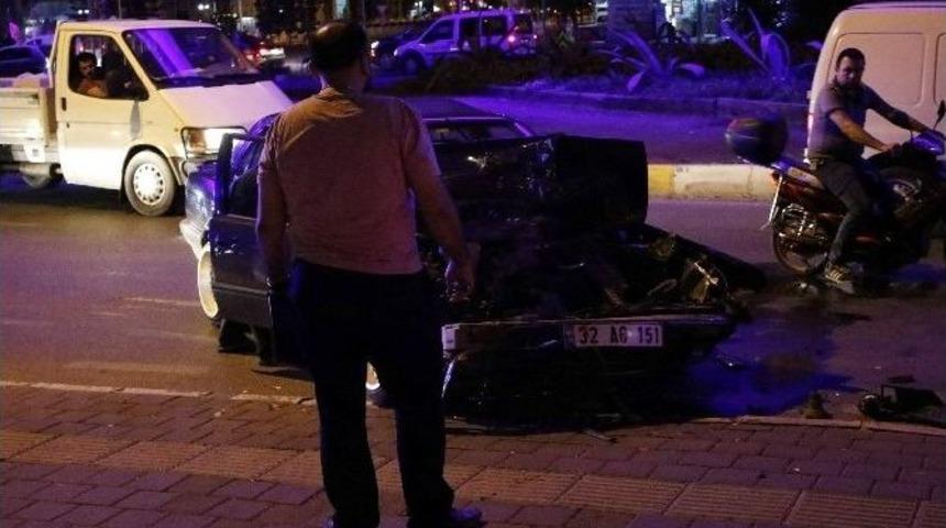 Antalya&rsquo;da Trafik Kazası: 1 Yaralı