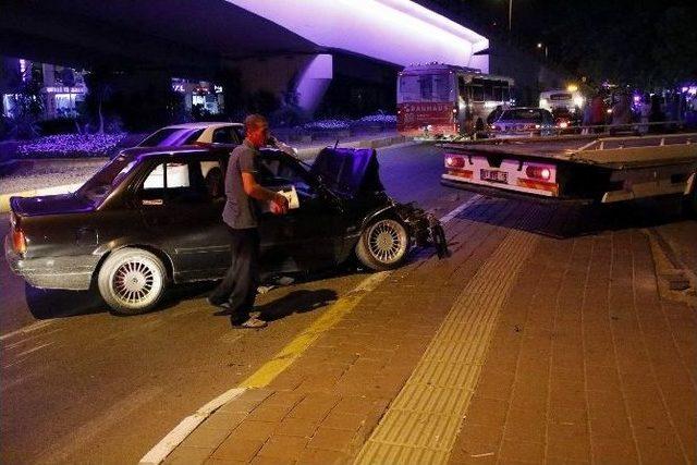 Antalya’da Trafik Kazası: 1 Yaralı