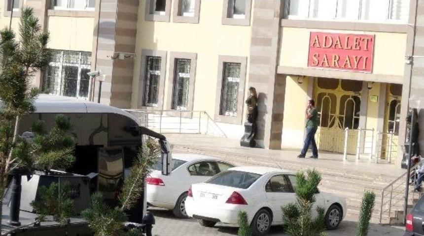 Doğubayazıt&rsquo;ta 4 Polis Tutuklandı