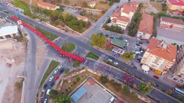 150 Metrelik Türk Bayrağı İle Demokrasi Yürüyüşü Yapıldı
